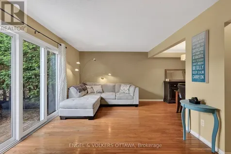 6269 Paddler Way Ottawa ON K1C 2G5