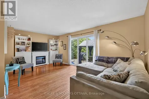 6269 Paddler Way Ottawa ON K1C 2G5