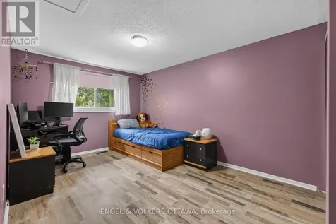 6269 Paddler Way Ottawa ON K1C 2G5