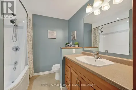 6269 Paddler Way Ottawa ON K1C 2G5