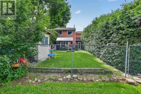 6269 Paddler Way Ottawa ON K1C 2G5