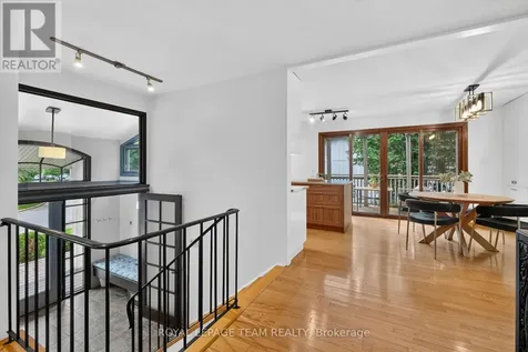 1282 Alloway Crescent Ottawa ON K1K 3Z1