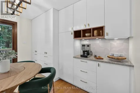 1282 Alloway Crescent Ottawa ON K1K 3Z1
