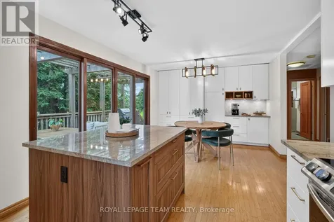 1282 Alloway Crescent Ottawa ON K1K 3Z1