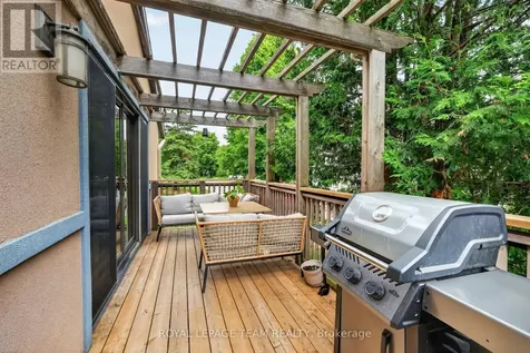 1282 Alloway Crescent Ottawa ON K1K 3Z1