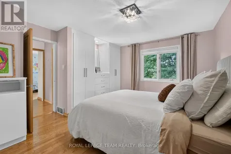 1282 Alloway Crescent Ottawa ON K1K 3Z1