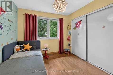 1282 Alloway Crescent Ottawa ON K1K 3Z1