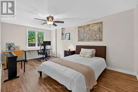 1282 Alloway Crescent Ottawa ON K1K 3Z1