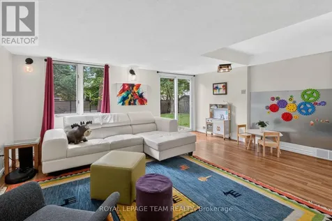 1282 Alloway Crescent Ottawa ON K1K 3Z1