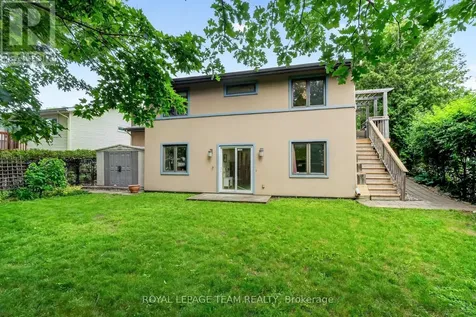 1282 Alloway Crescent Ottawa ON K1K 3Z1