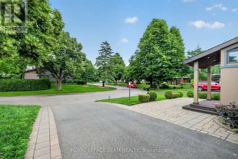 1282 Alloway Crescent Ottawa ON K1K 3Z1