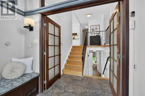 1282 Alloway Crescent Ottawa ON K1K 3Z1