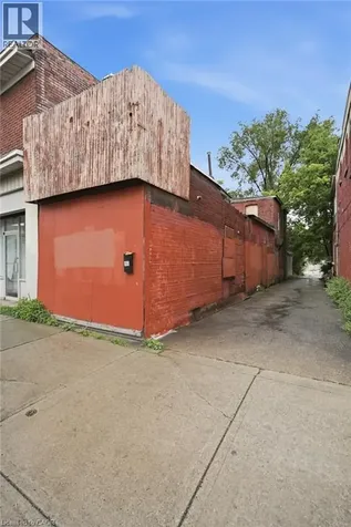 721 Barton Street East Hamilton ON L8L 3A7