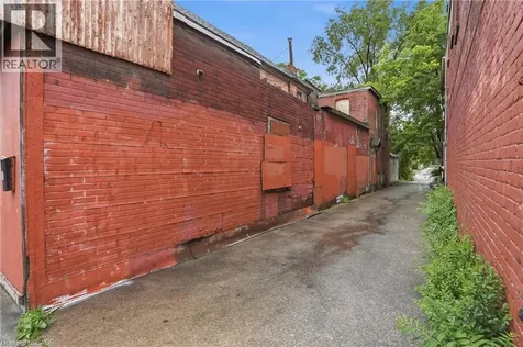 721 Barton Street East Hamilton ON L8L 3A7