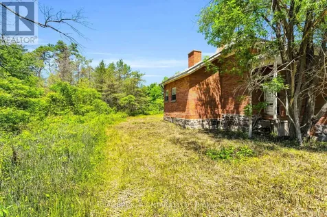 2862 Old Fort Road Tay ON L4R 4K3