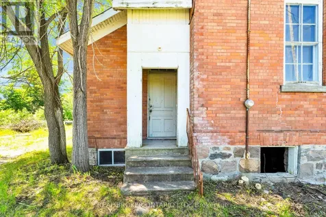 2862 Old Fort Road Tay ON L4R 4K3