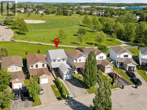 16 White Sands Court Kitchener ON N2E 3S4