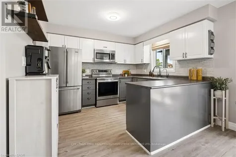 16 White Sands Court Kitchener ON N2E 3S4