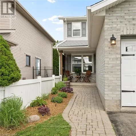 16 White Sands Court Kitchener ON N2E 3S4