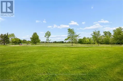 16 White Sands Court Kitchener ON N2E 3S4