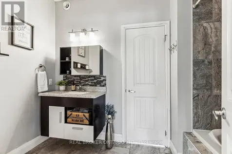 27 Bagshaw Crescent Uxbridge ON L9P 0A9