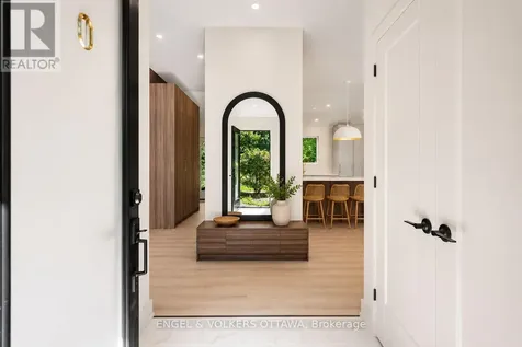 1 Amberly Place Ottawa ON K1J 7J9