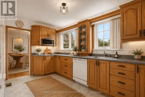 675 Borthwick Avenue Ottawa ON K1K 2M1
