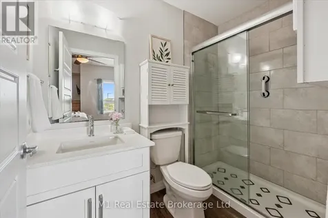 35 Kingsbury Square Guelph (pineridge/westminster Woods) ON N1L 1B3