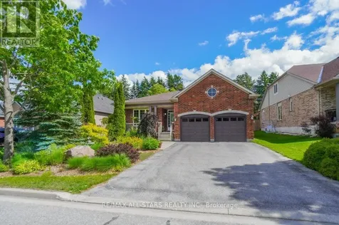32 Oakside Drive Uxbridge ON L9P 2A4