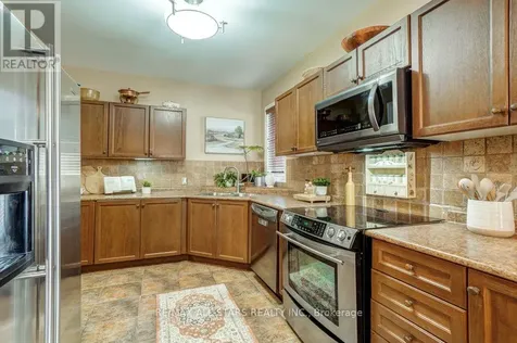 32 Oakside Drive Uxbridge ON L9P 2A4