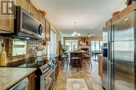 32 Oakside Drive Uxbridge ON L9P 2A4