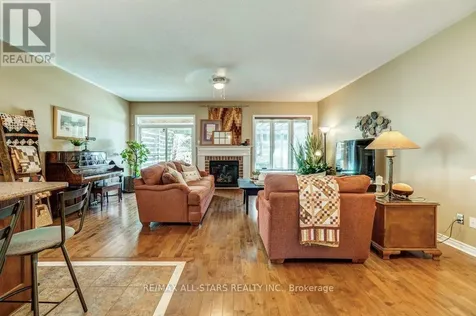 32 Oakside Drive Uxbridge ON L9P 2A4