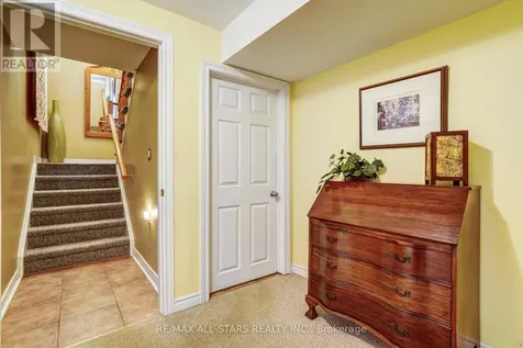 32 Oakside Drive Uxbridge ON L9P 2A4