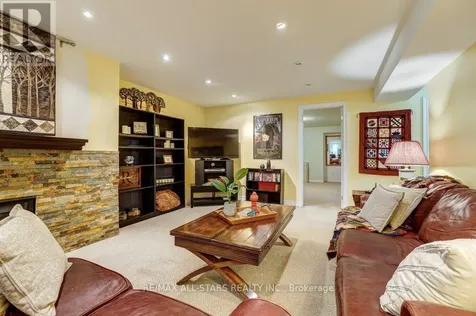 32 Oakside Drive Uxbridge ON L9P 2A4