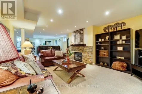 32 Oakside Drive Uxbridge ON L9P 2A4