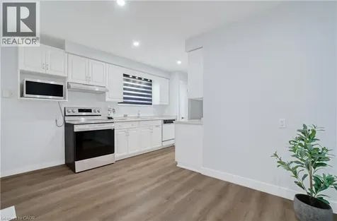 60 Lysanda Avenue London ON N5Z 4L3