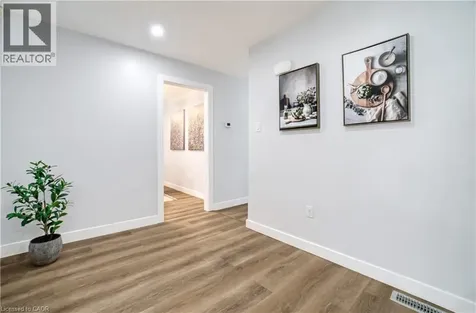 60 Lysanda Avenue London ON N5Z 4L3