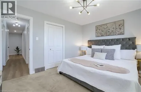 60 Lysanda Avenue London ON N5Z 4L3