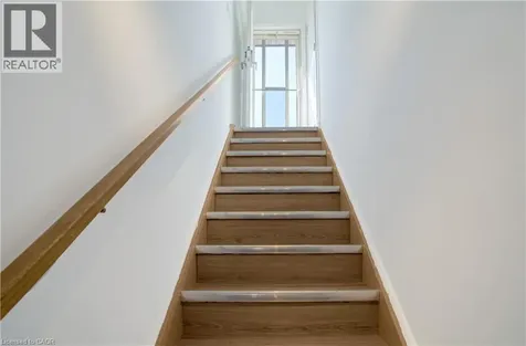 60 Lysanda Avenue London ON N5Z 4L3