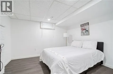 60 Lysanda Avenue London ON N5Z 4L3