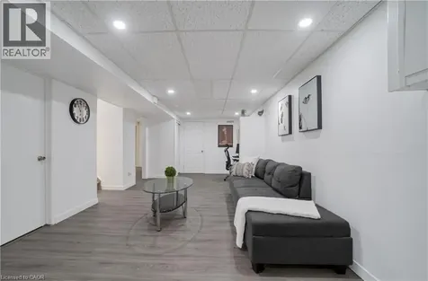 60 Lysanda Avenue London ON N5Z 4L3
