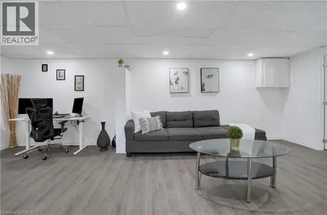 60 Lysanda Avenue London ON N5Z 4L3