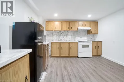 60 Lysanda Avenue London ON N5Z 4L3