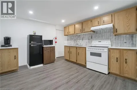 60 Lysanda Avenue London ON N5Z 4L3