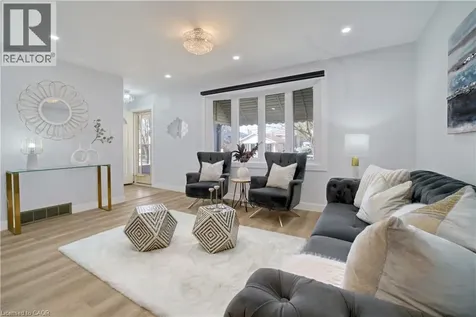 60 Lysanda Avenue London ON N5Z 4L3