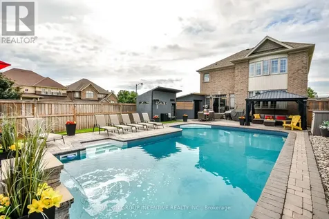 8 Oliver's Mill Road Springwater (centre Vespra) ON L9X 0S8