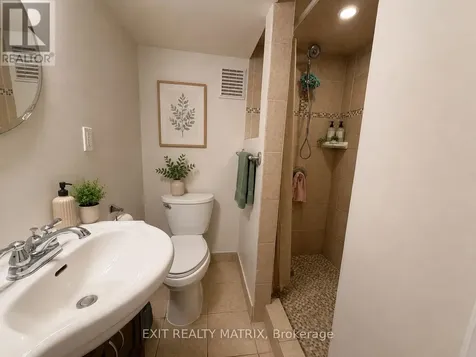 35 Binbury Way Ottawa ON K1T 4C2