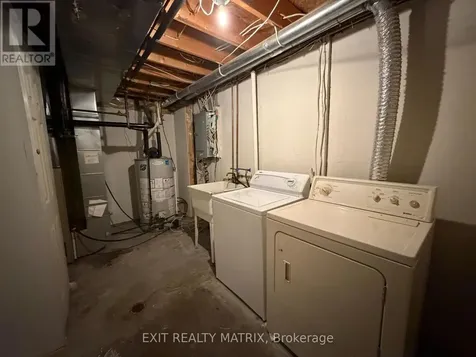 35 Binbury Way Ottawa ON K1T 4C2