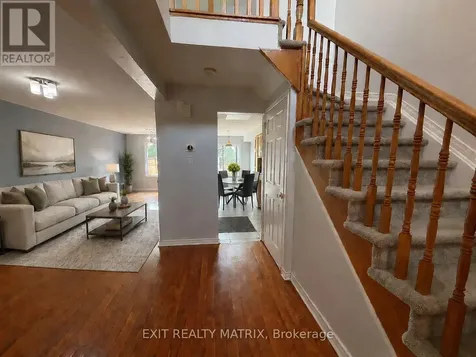 35 Binbury Way Ottawa ON K1T 4C2