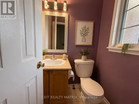 35 Binbury Way Ottawa ON K1T 4C2